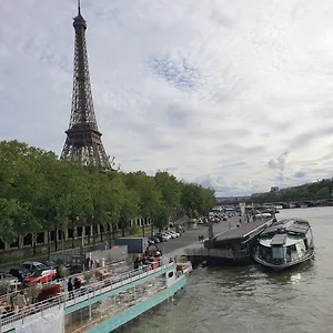 https://chic-studio-eiffel-tower-trocadero.fr-paris.fr